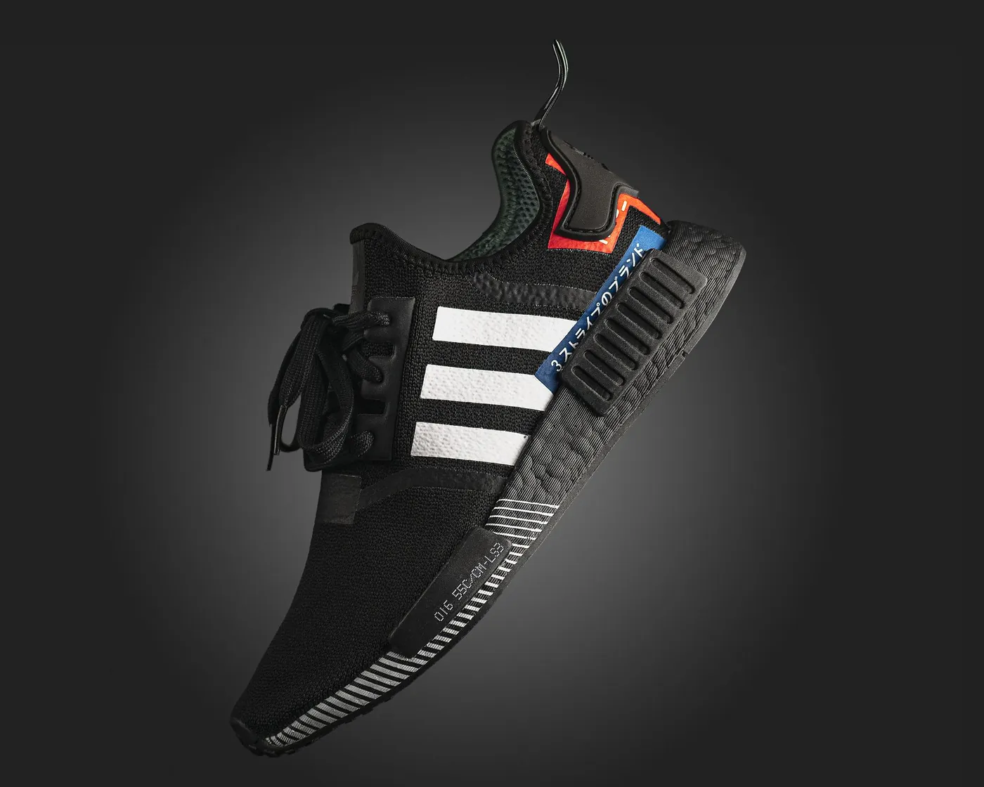 adidas NMD_R1, צילום אווירה