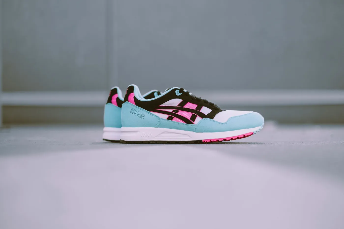 ASICS GEL-SAGA, צילום אווירה