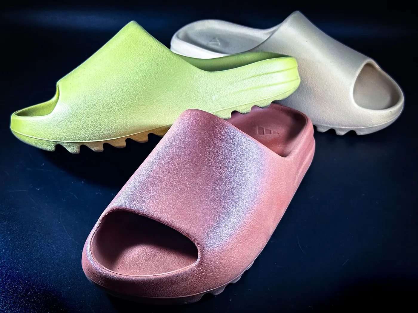 adidas Yeezy Slide, צילום אווירה